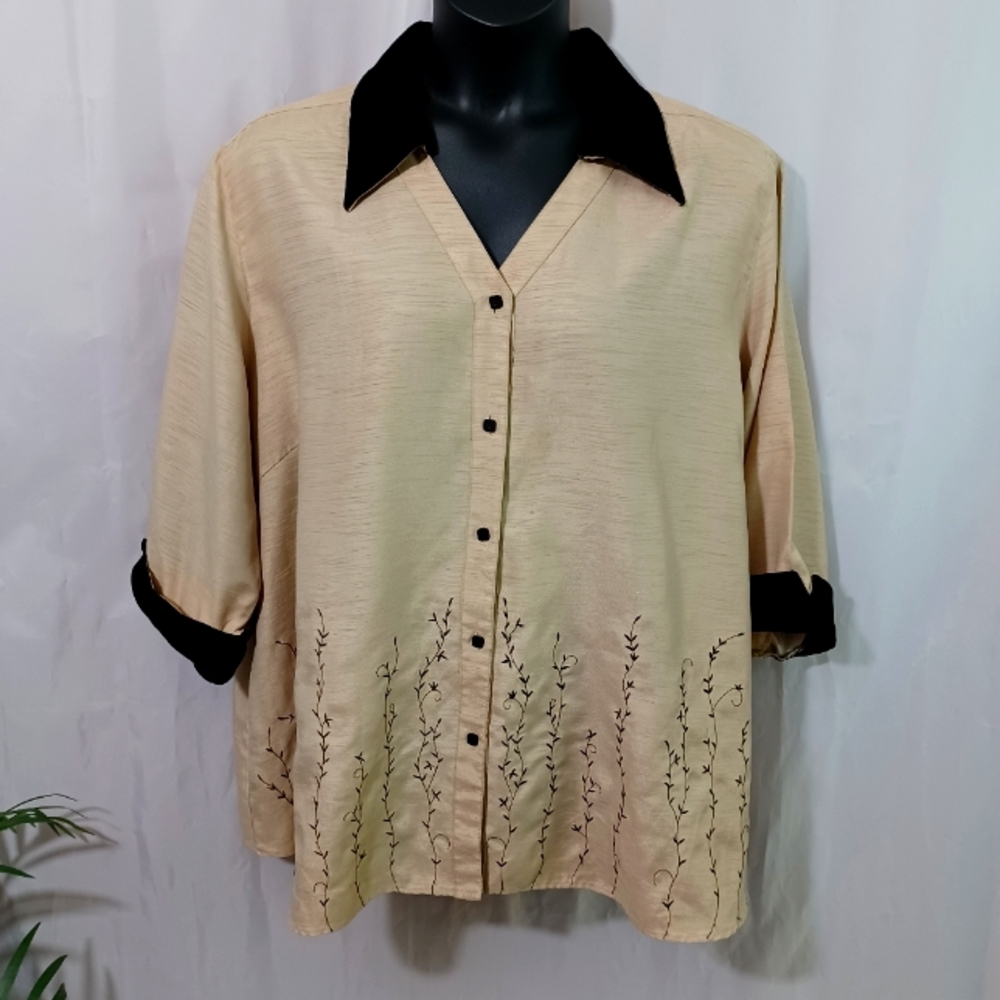 Selene Sport, Vintage Front Button Down Blouse Size 24" Tan/Black